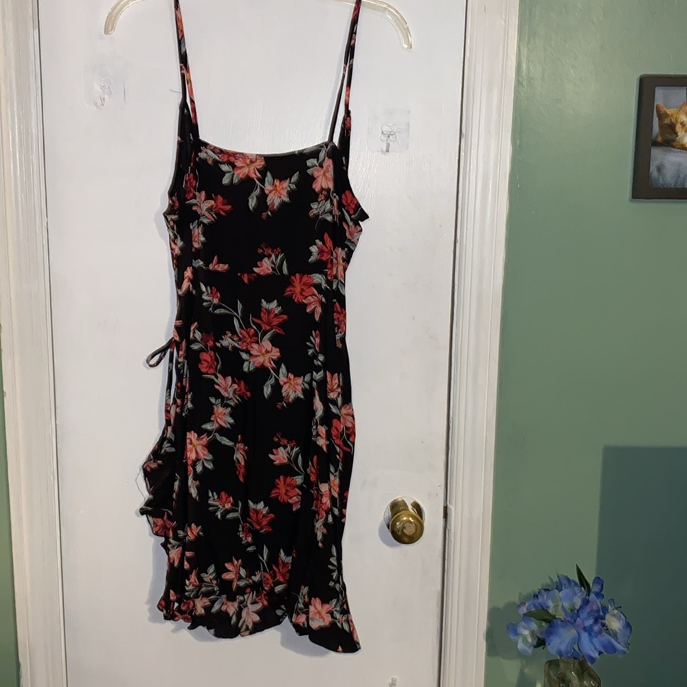 Dress - Picture 6 of 7